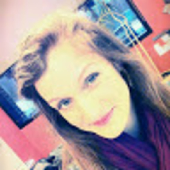 Meet your Posher, Jennifer - Picture 1 of 1